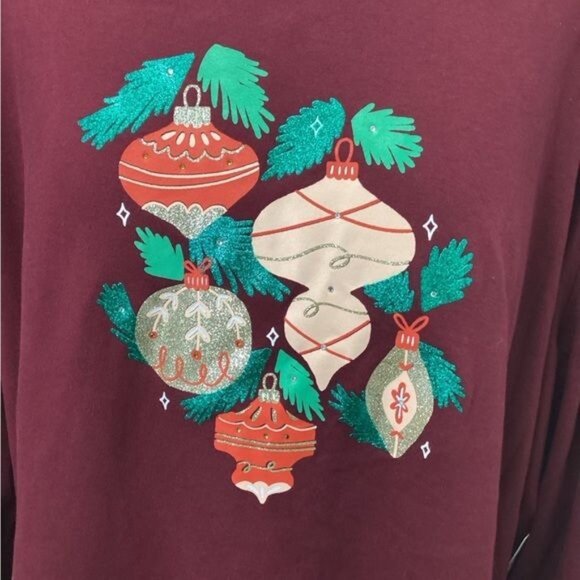 Croft & Barrow Women’s Plus Long Sleeve The Classic Tee Holiday Graphic Berry 4X - Picture 3 of 9